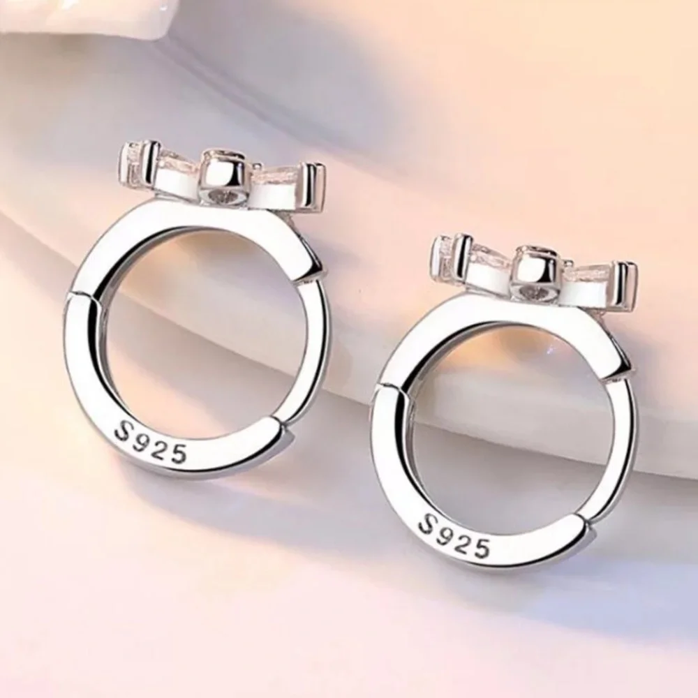 ๐ Silver Flower Huggie Hoop Earrings - Picture 3 of 5